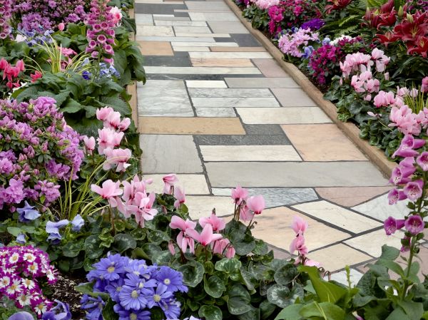 Garden Path Installation in Lynnwood