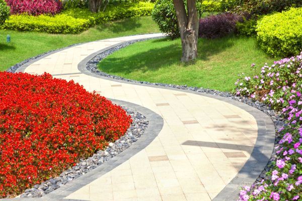 Garden Walkway Installation in Lynnwood