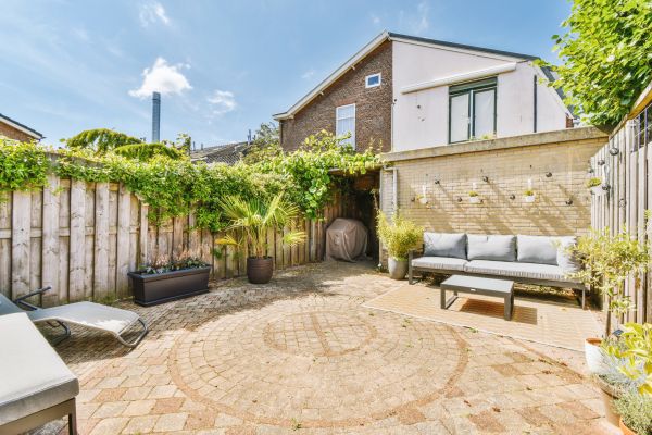 Courtyard Patio Service in Lynnwood
